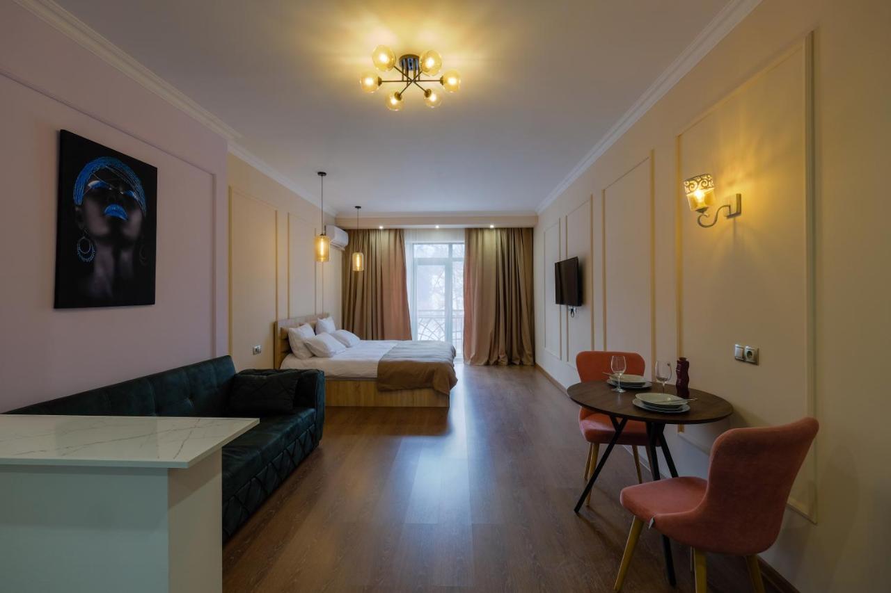 Iren River Side Apartments Tbiliszi Kültér fotó
